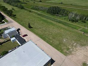 5008 50 Avenue, Botha, Alberta T0C 0N0