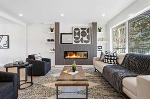 8616 7 Street SW, Calgary, Alberta T2V 1G9