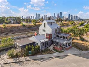 1015 11 Street SE, Calgary, Alberta T2G 3E9