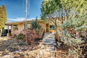 2328 Capitol Hill Crescent NW, Calgary, Alberta T2M4C1