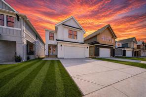 152 Copperhead Road SE, Calgary, Alberta T2Z 5G9
