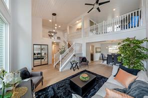 40 Edforth Road NW, Calgary, Alberta T3A 3V7