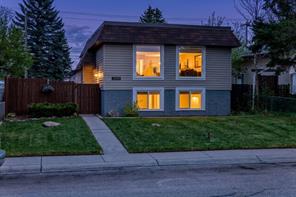 3240 Dovercliffe Road SE, Calgary, Alberta T2B 1W2