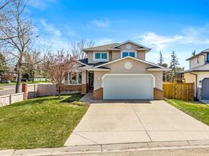 131 Lake Simcoe Court SE, Calgary, Alberta T2J 7E7