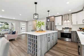 7116 Hunterwood Road NW, Calgary, Alberta T2K 4J6