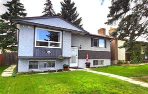 884 Rundlecairn Way NE, Calgary, Alberta T1Y 2R7