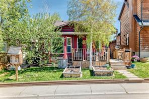 52 Beacham Road NW, Calgary, Alberta T3K 1S4