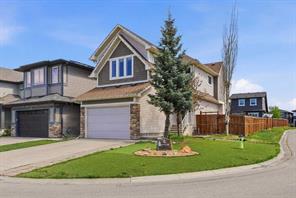 4 Panton Road NW, Calgary, Alberta T3K 0X7