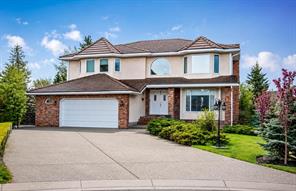 35 Candle Court SW, Calgary, Alberta T2W 6B6