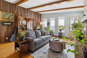 3232 15 Street NW, Calgary, Alberta T2L 0K1
