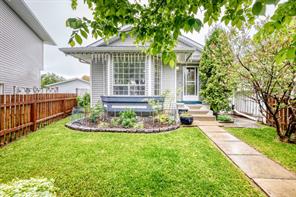 16 Martinridge Way NE, Calgary, Alberta T3J 3C8