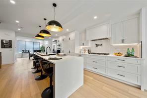 2518 16B Street SW, Calgary, Alberta T2T 4L9
