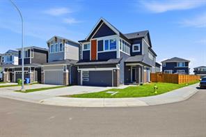 114 Corner Meadows Grove NE, Calgary, Alberta T3N 2C3