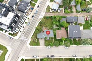 2440 22 Street NW, Calgary, Alberta T2M 3W6