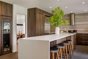 344 Canterville Drive SW, Calgary, Alberta T2W 3Z9