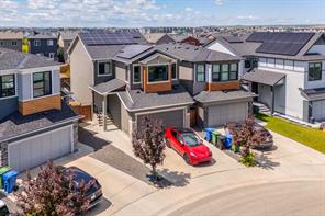 35 Howse Manor NE, Calgary, Alberta T3P 0X2