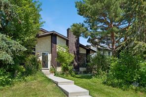 2524 106 Avenue SW, Calgary, Alberta T2W 2H9