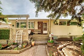6108 Lloyd Crescent SW, Calgary, Alberta T3E 5V7