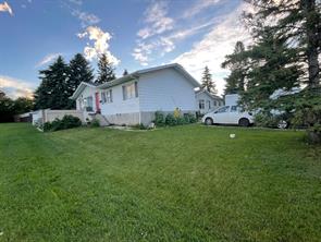 112 Huntstrom Drive NE, Calgary, Alberta T2K 5T5