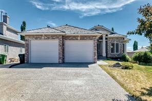 311 Royal Crest Bay NW, Calgary, Alberta T3G4M3
