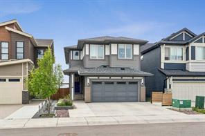 215 Lucas Terrace NW, Calgary, Alberta T3P1X3