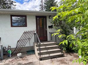 3207 Castle Road NW, Calgary, Alberta T2M4K6