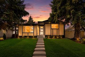 1903 62 Street NE, Calgary, Alberta T1Y1N3