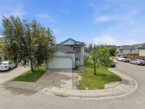 33 MARTIN CROSSING Green NE, Calgary, Alberta T3J 3P1