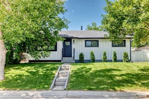 4139 Bowlen Street NW, Calgary, Alberta T2L1P8