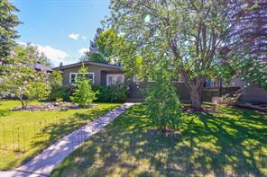 361 Capri Avenue NW, Calgary, Alberta T2L 0J5