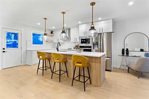 1731 111 Avenue SW, Calgary, Alberta T2W 1R6