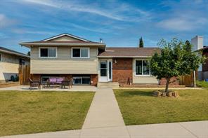 212 Pinetree Place NE, Calgary, Alberta T1Y 1M3