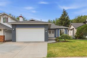 420 Douglasbank Court SE, Calgary, Alberta T2Z1X1