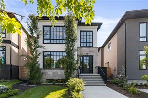 82 Valour Circle SW, Calgary, Alberta T3E 7B6
