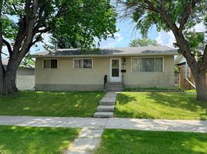 223 72 Avenue NE, Calgary, Alberta T2K 0N8