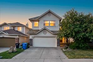 137 Douglas Glen Manor SE, Calgary, Alberta T2Z 3Y5