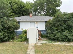 8348 Bowness Road NW, Calgary, Alberta T3B 0H6