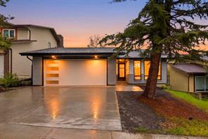 300 Edgehill Drive NW, Calgary, Alberta t3a2S3
