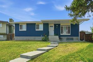 40 Penworth Place SE, Calgary, Alberta T2A 4G4