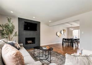 176 Mapleburn Drive SE, Calgary, Alberta T2J1Y6