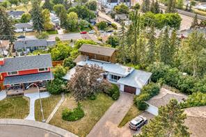 15 Glenview Drive SW, Calgary, Alberta T3E 4H4