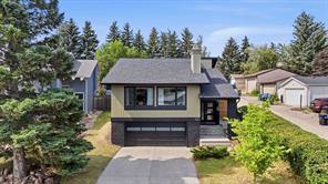 111 Coachwood Crescent SW, Calgary, Alberta T3H 1C2
