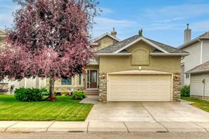 216 Douglas Woods Hill SE, Calgary, Alberta T2Z 3B1