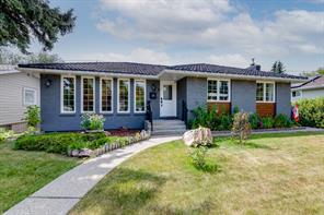 179 Capri Avenue NW, Calgary, Alberta T2L 0H3