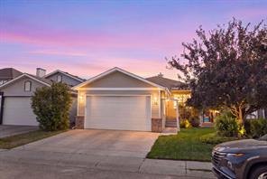 76 Douglas Ridge Close SE, Calgary, Alberta T2Z 2M3