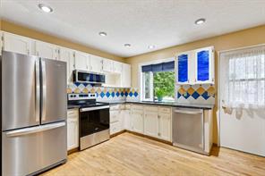 107 Bermuda Drive NW, Calgary, Alberta T3K 1H6