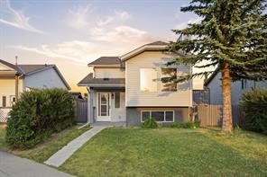 52 Erin Meadows Court SE, Calgary, Alberta T2B2Z7