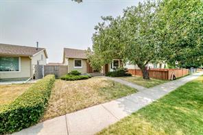 128 Erin Woods Drive SE, Calgary, Alberta T2B 2S1