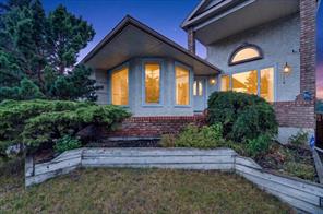 876 Shawnee Drive SW, Calgary, Alberta T2Y 1X3