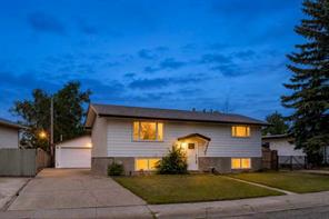 152 Maddock Way NE, Calgary, Alberta T2A3X3